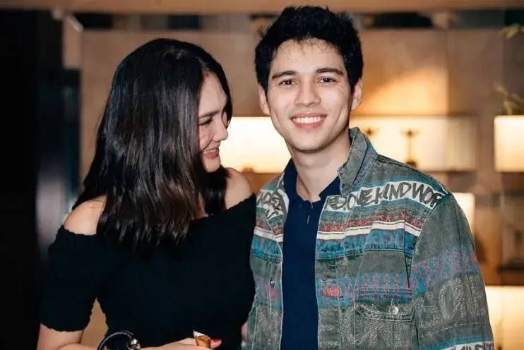 Foto Luna Maya terlibat dalam kegiatan amal