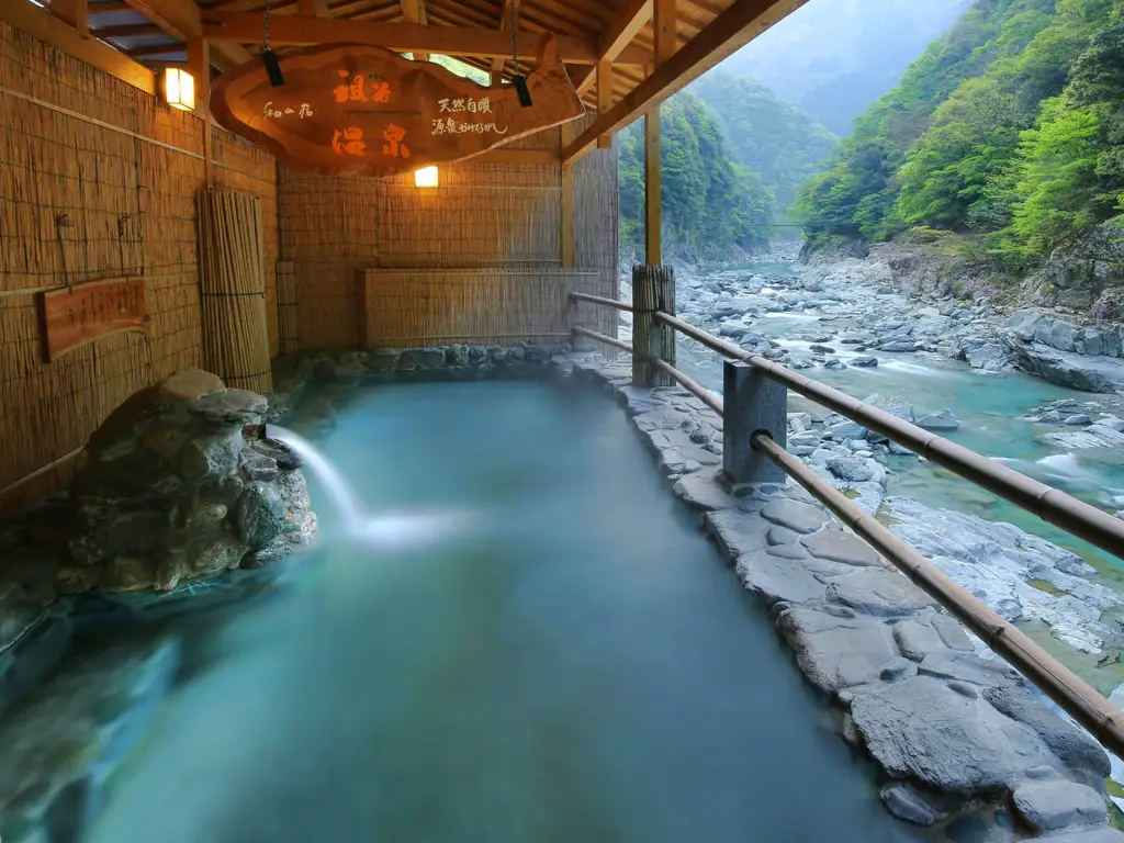 Gambar budaya onsen Jepang