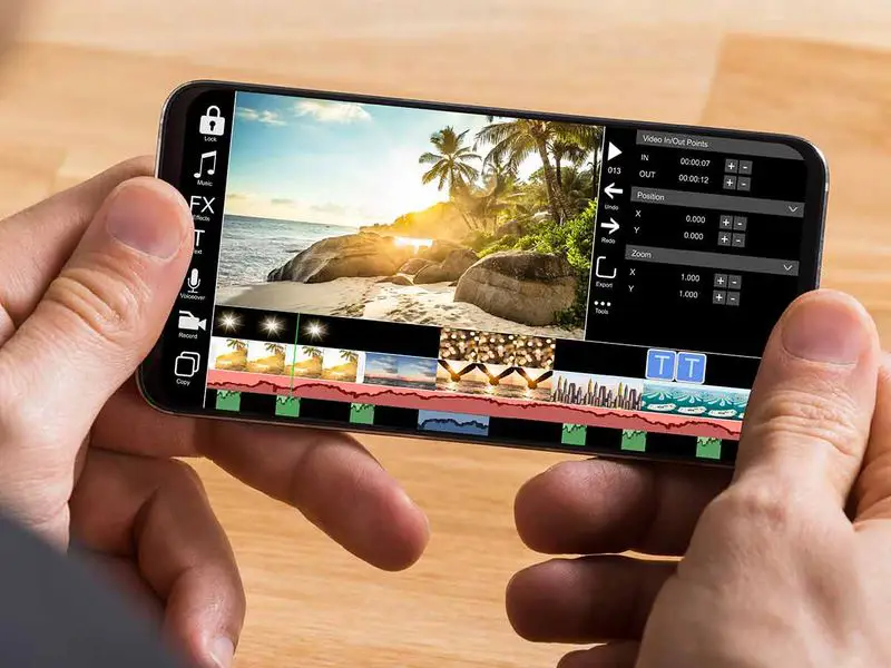 Smartphone dengan aplikasi pengedit foto terbuka