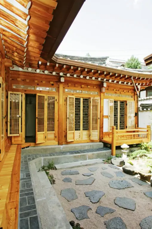 Hotel dengan desain rumah tradisional Korea