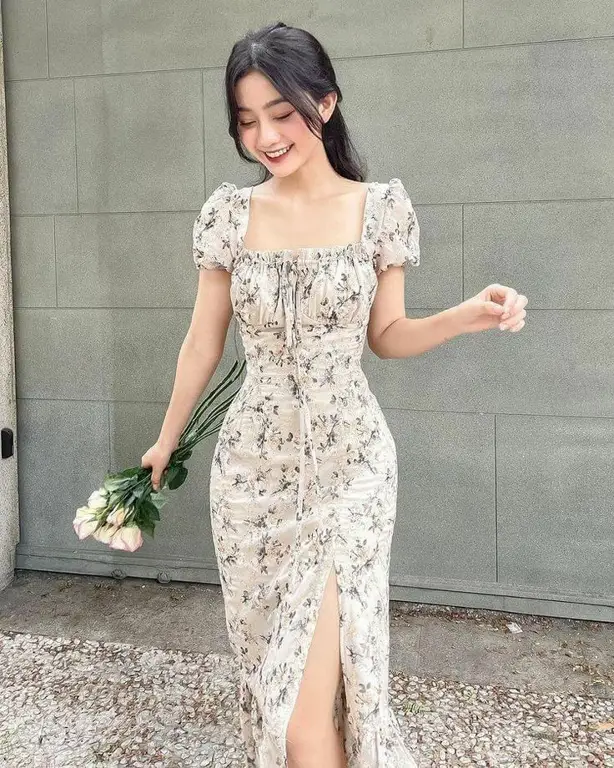 Contoh aksesoris yang cocok dipadukan dengan dress pesta Korea