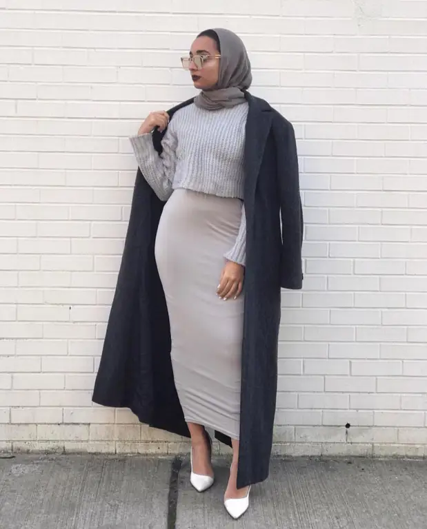 Inspirasi ootd kondangan simple hijab celana dengan aksesoris yang minimalis