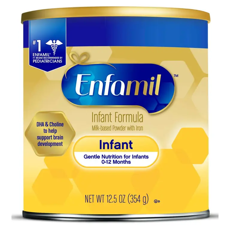 Bayi sedang minum susu formula