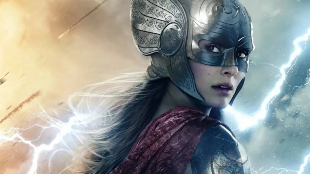 Natalie Portman sebagai Mighty Thor