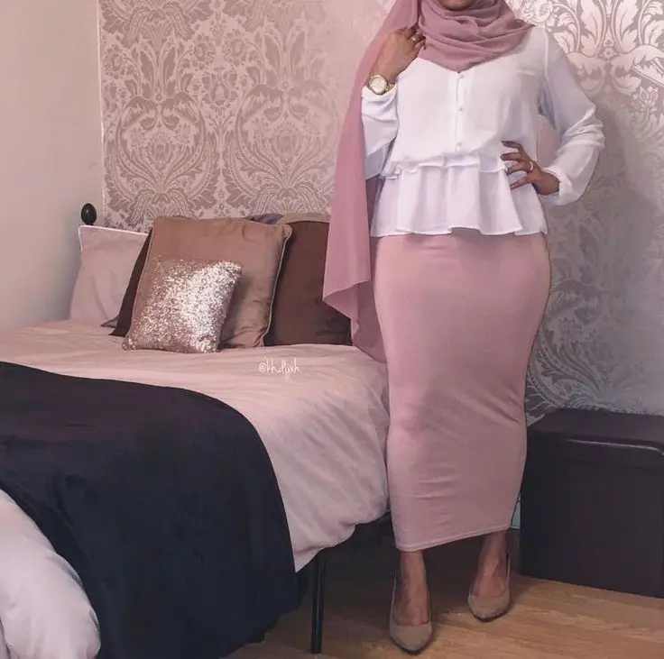 OOTD Rok Span Hijab Formal:  Rok span mewah dipadukan dengan blazer dan hijab elegan