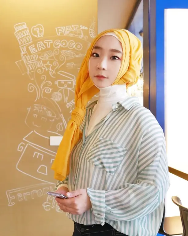 Contoh outfit hijab gaya Korea semi formal