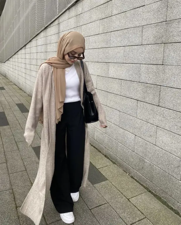 Aksesoris hijab yang cocok untuk tunik