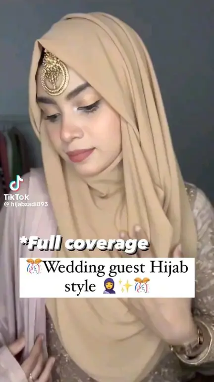 Contoh aksesoris yang cocok untuk baju ke pesta pernikahan yang simple berhijab