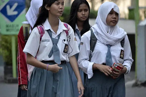 Ilustrasi peluang kerja bagi lulusan SMA di Indonesia