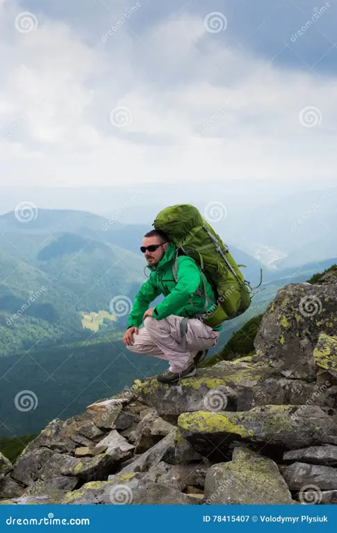 Pendaki di gunung yang menantang