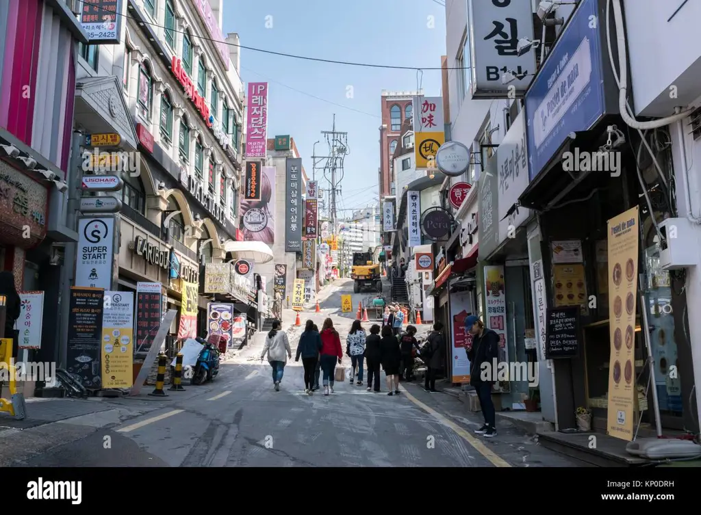 Jalanan kota Seoul yang ramai