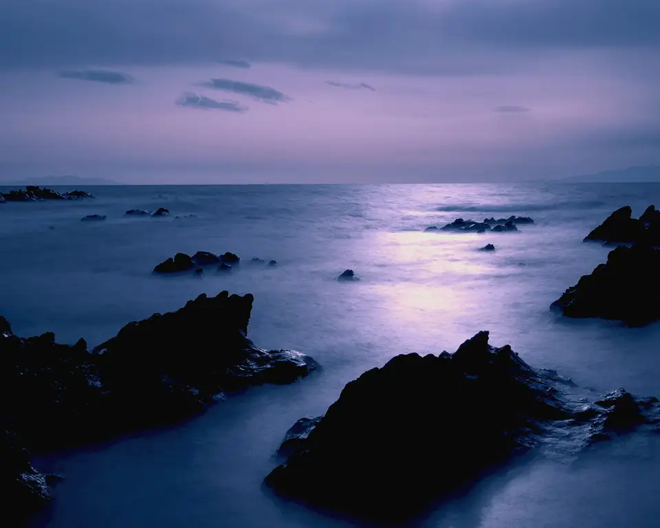 Gambar pemandangan pantai Jepang