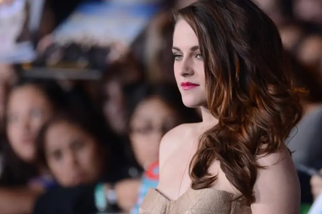 Foto Kristen Stewart di karpet merah