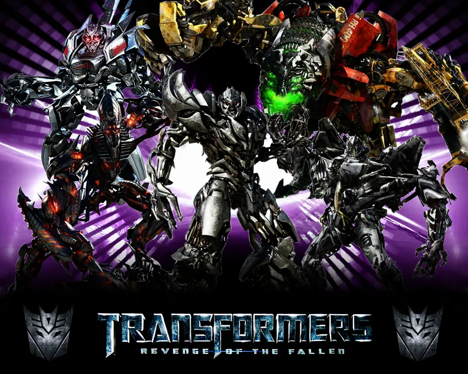 Autobots dan Decepticons bertarung dalam film Transformers Dark of the Moon