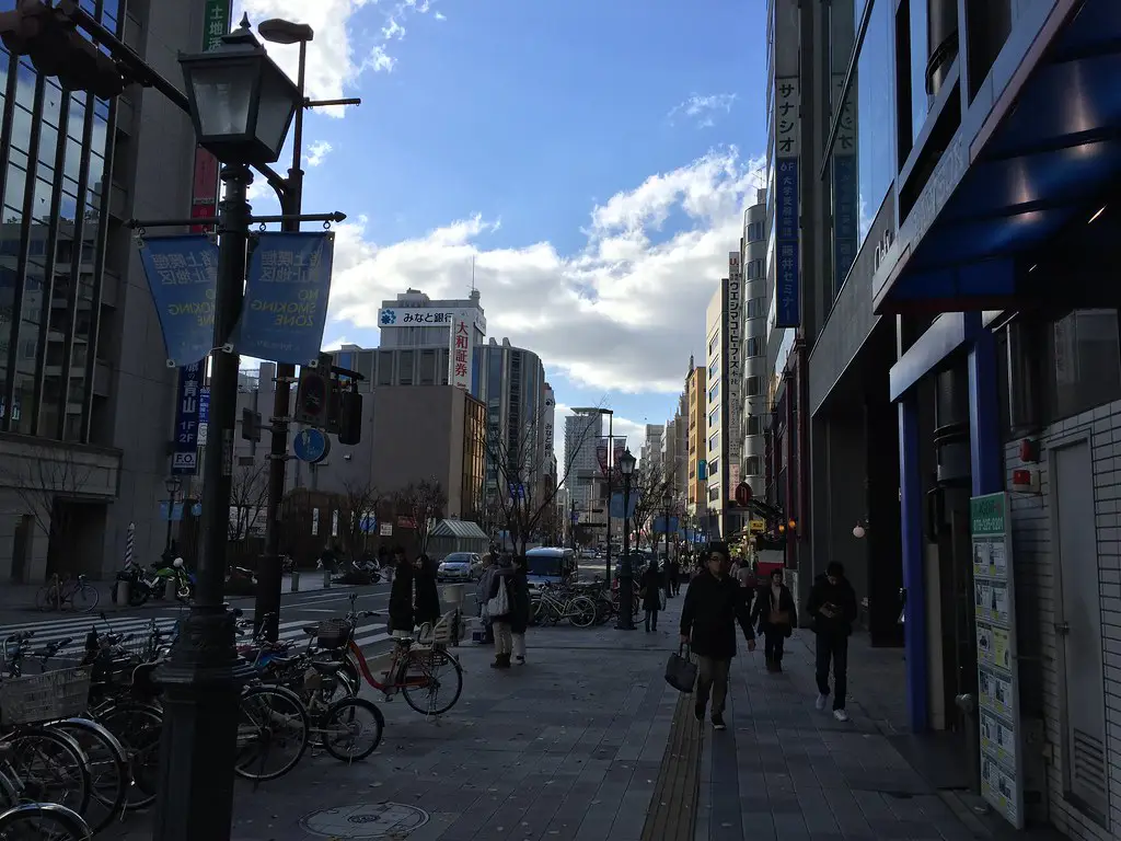 Suasana jalanan di Sannomiya, Kobe, Jepang