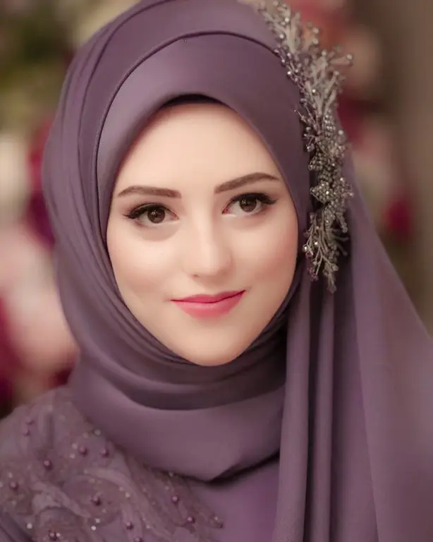 Wanita cantik berhijab