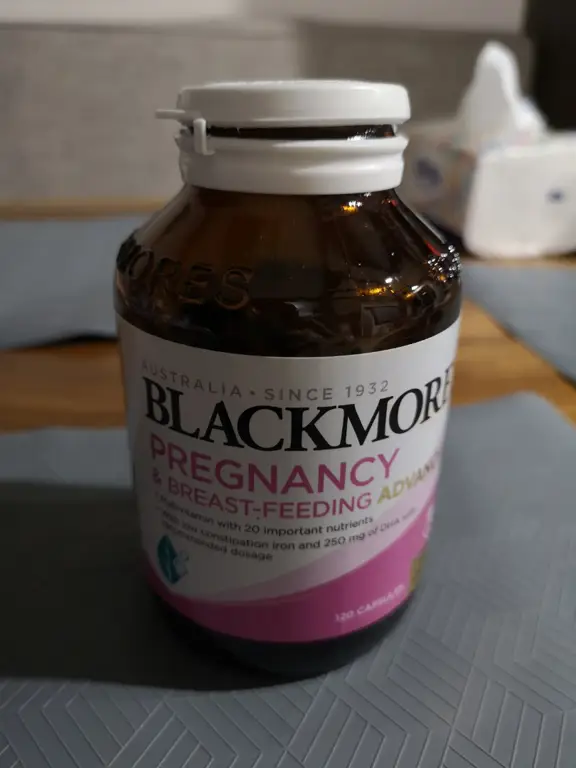 Berbagai produk suplemen Blackmores untuk ibu hamil dan menyusui