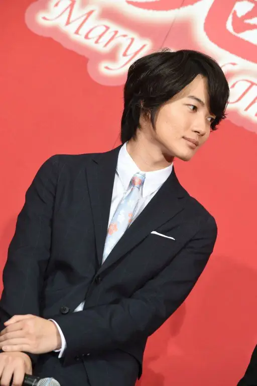 Foto Kamiki Ryunosuke sedang berakting