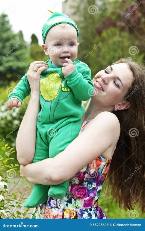 Ibu dan bayi yang bahagia