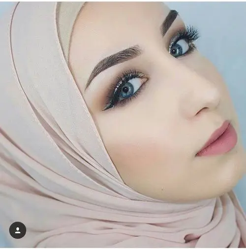 Contoh riasan pengantin hijab yang natural dan elegan