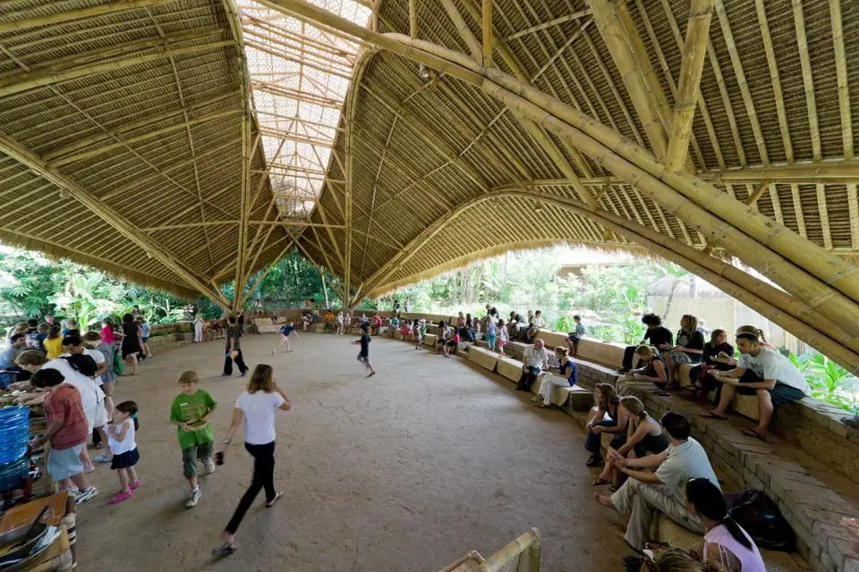 Gedung sekolah SMA di Denpasar