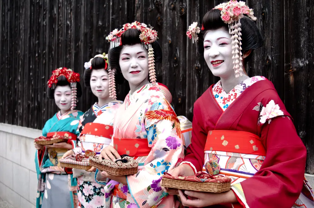 Foto kehidupan modern di kota Jepang