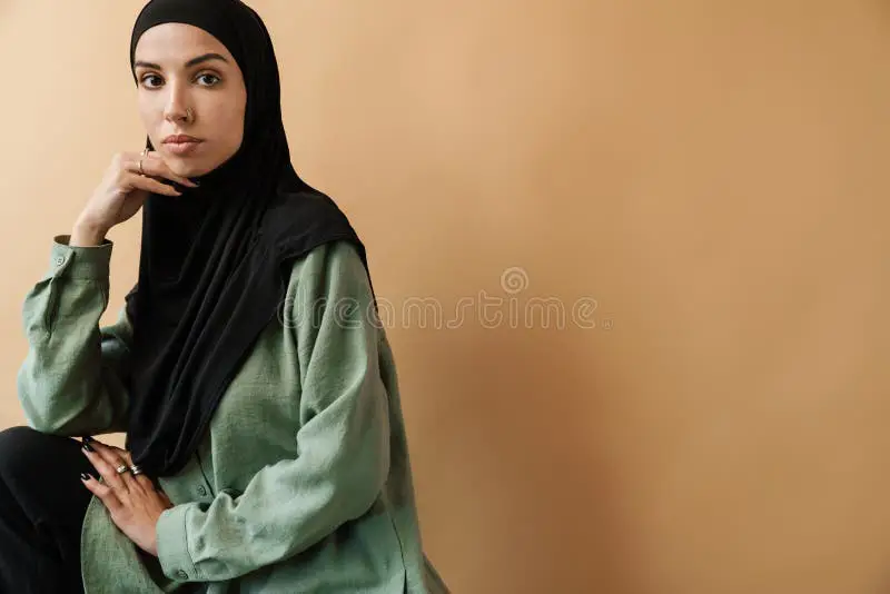 Wanita muslim percaya diri mengenakan hijab