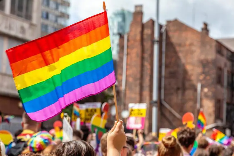 Bendera kebanggaan LGBTQ+