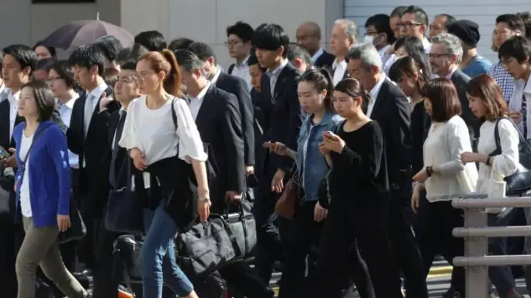 Gambar yang menggambarkan standar kecantikan wanita Jepang