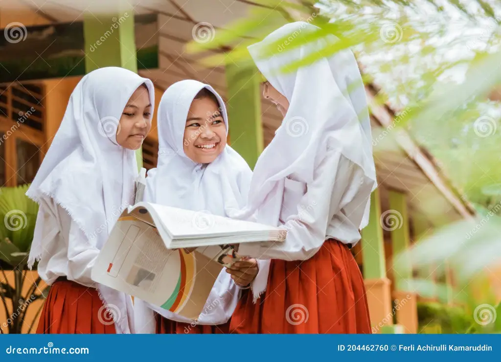 Siswa SMA Tulus Bhakti yang ceria dan bersemangat