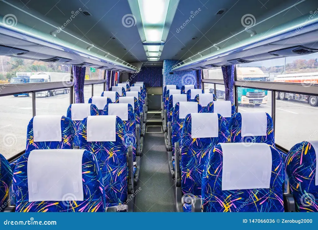 Interior bus Jepang