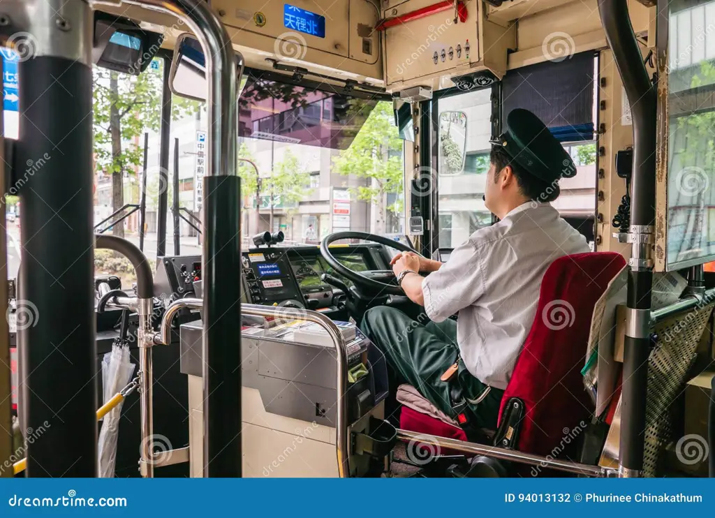 Interior bus Jepang