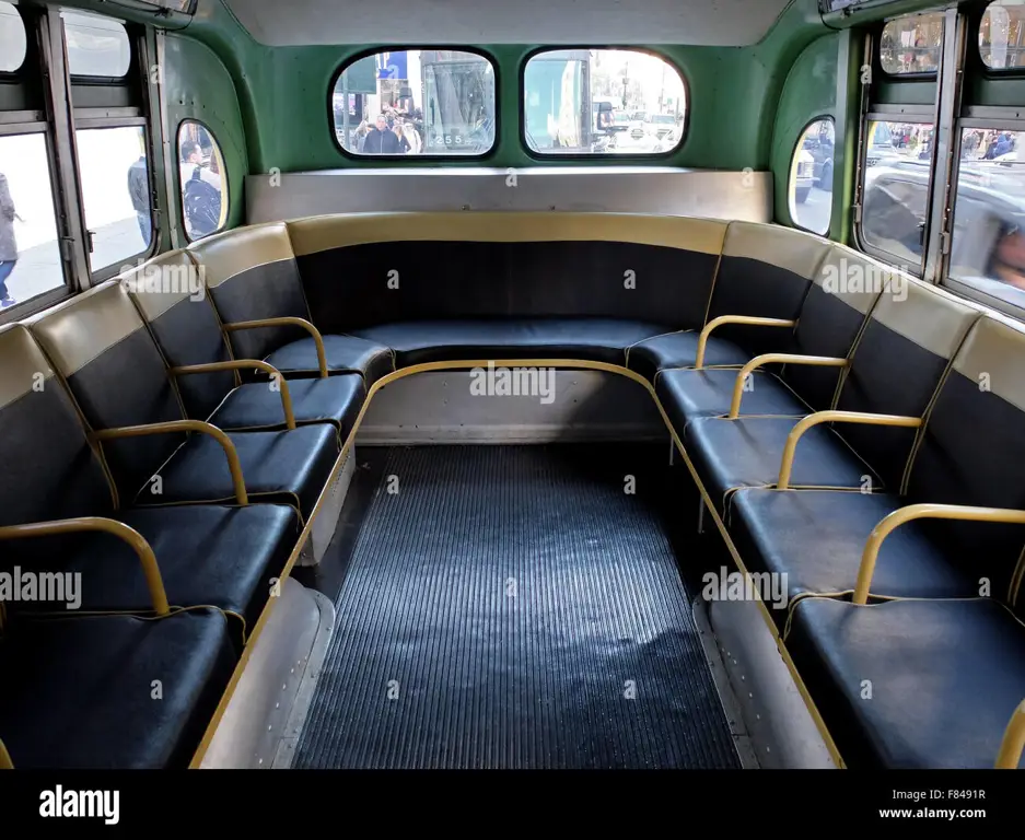 Interior bus kota