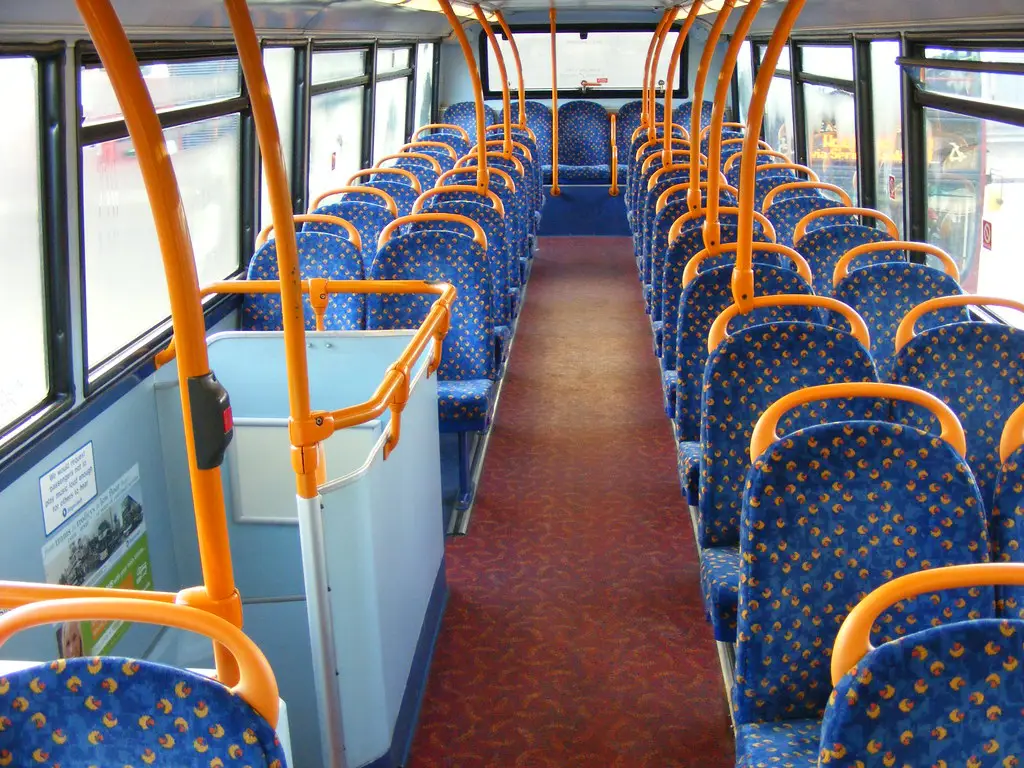 Interior bus umum di Indonesia