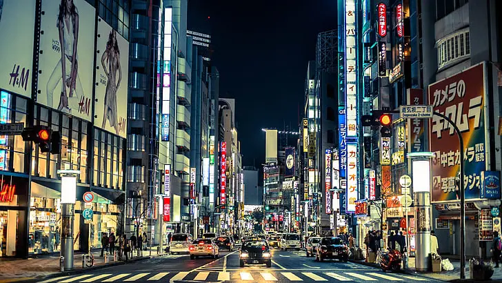 Kota Jepang di malam hari