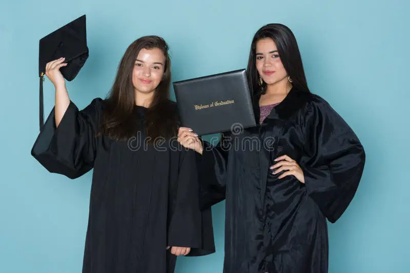 Foto wisuda siswa SMA Negeri 3 Tondano yang bahagia dan sukses