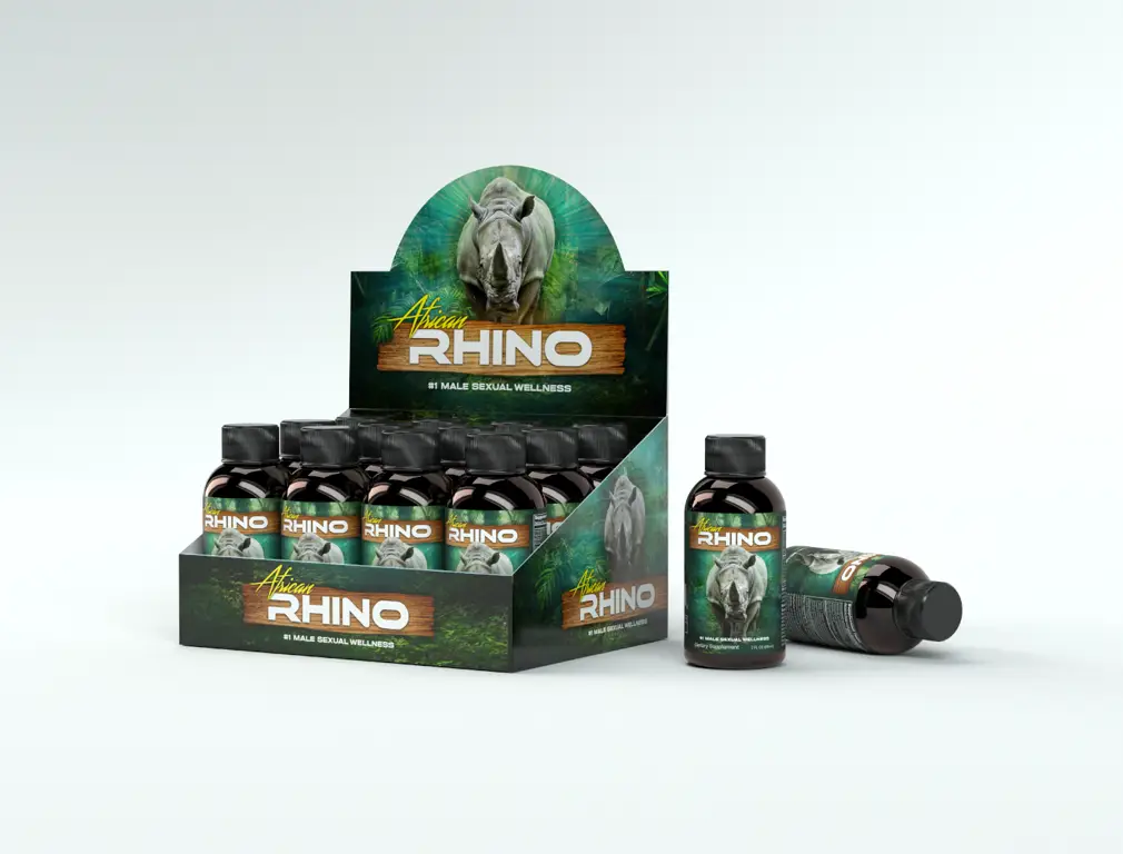 Seorang ibu menyusui sedang minum suplemen rhinos