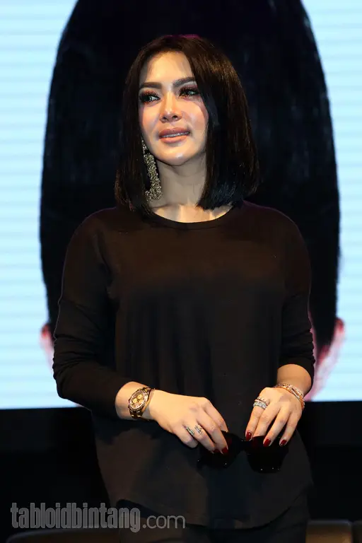 Syahrini dalam acara amal