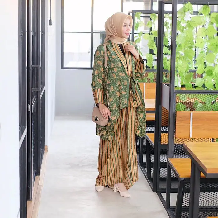 Gamis Batik Wanita Hijab Elegan untuk Acara Formal