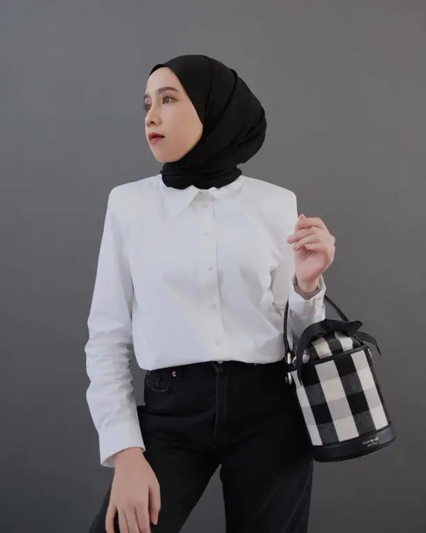 Inspirasi OOTD hijab kasual kekinian