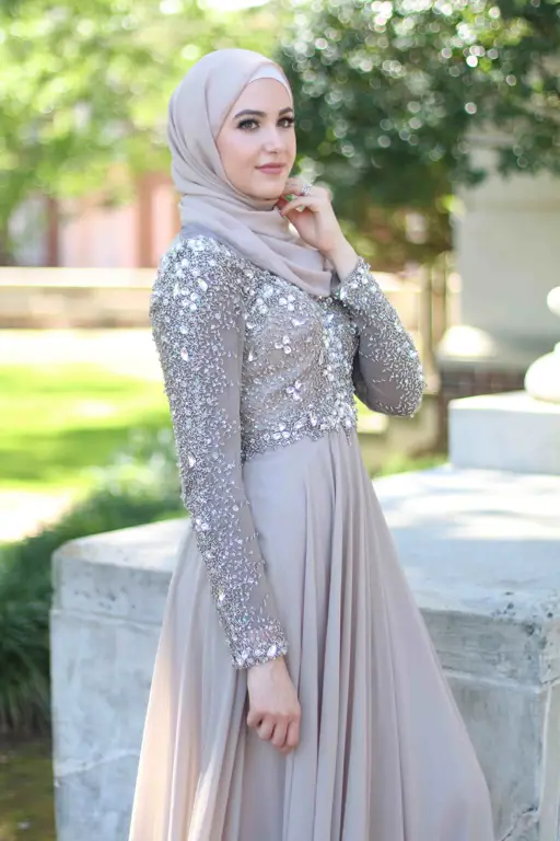 Inspirasi ootd hijab untuk acara formal