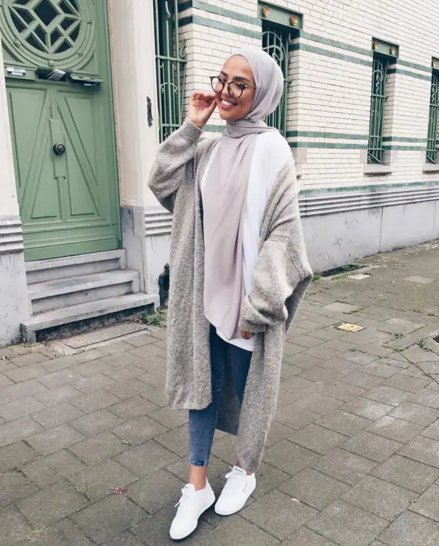 OOTD hijab ala Korea untuk musim dingin yang tetap stylish dan hangat