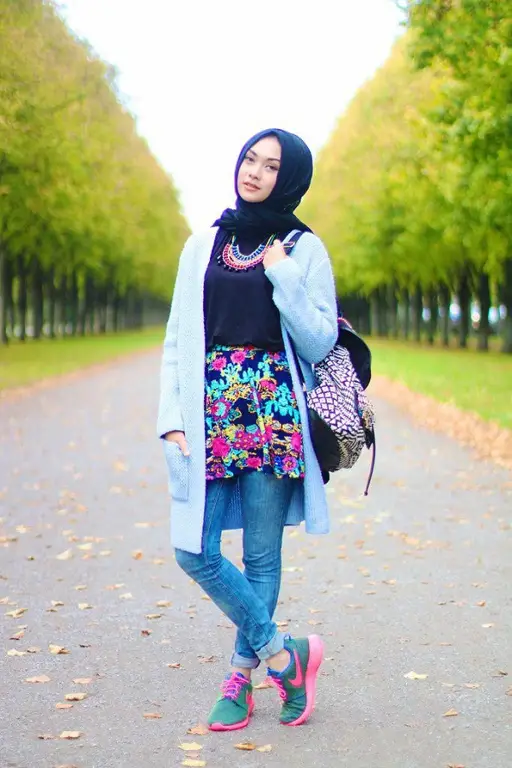 Contoh outfit jeans hijab kasual