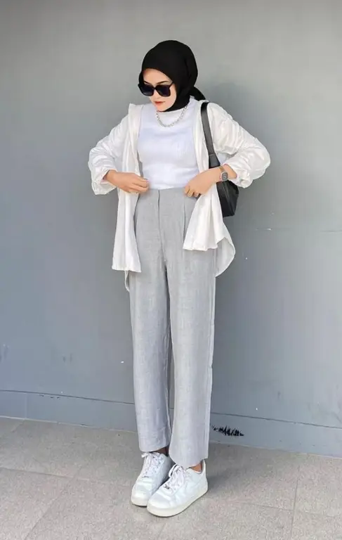 Contoh OOTD Kemeja Hijab Kasual