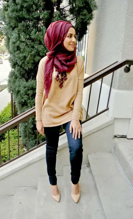 Inspirasi OOTD Hijab Simple Jeans