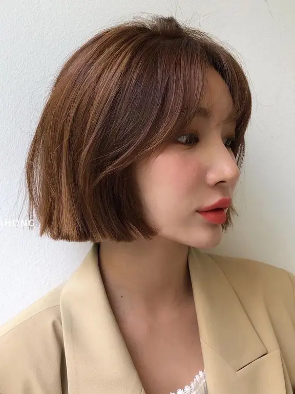 Model rambut pendek Korea dengan poni