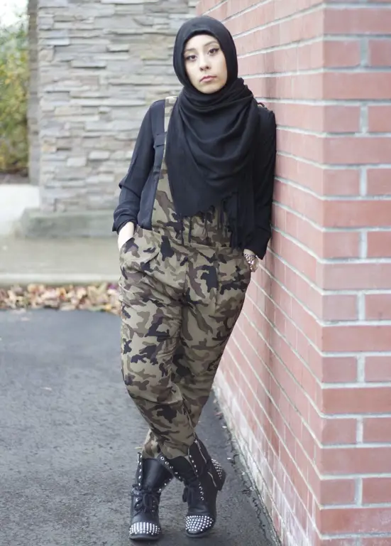 Ide Outfit Hijab Chic dan Modis