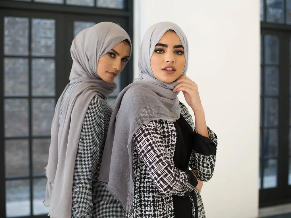 Fashion modest wanita hijab tahun 2021