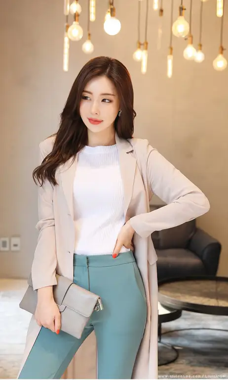 Contoh padu padan outfit dengan cardigan wanita korea