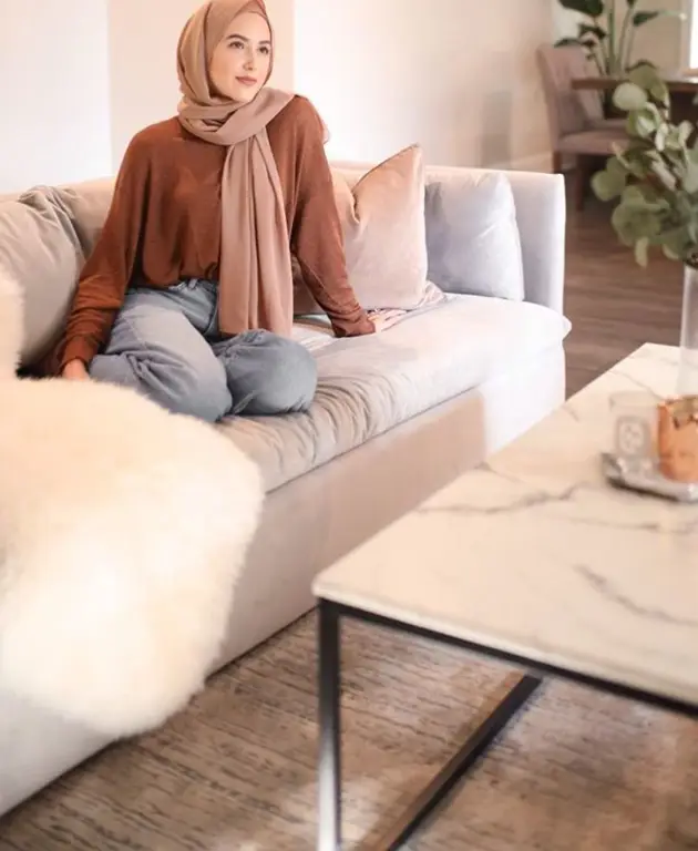 Inspirasi gaya berbusana hijab modern